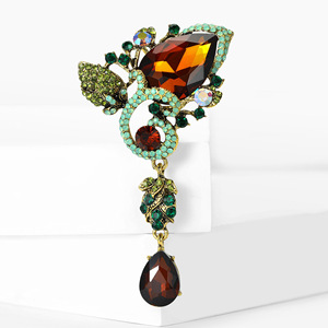 Broche de Flor Moderno y Personalizado con Pedrería Colorida, Aleación Perforada, Chapado en Oro, Joyería de Alta Calidad para Hombres y Mujeres, Fiesta de Compromiso - Product Image 6
