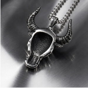 Collar con colgante de cabeza de toro de acero inoxidable yunique para hombre, estilo retro punk, joyería de moda con forma de animal - Product Image 2