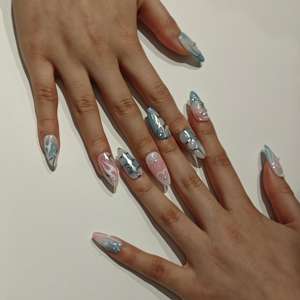 <span class=keywords><strong>Uñas</strong></span> Postizas de Moda Muhaha: Degradado Azul-<span class=keywords><strong>Rosa</strong></span> Estilo Y2K para Millennials - Product Image 5