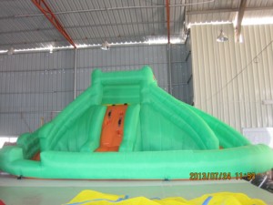 Tobogán inflable gigante de nylon con piscina de pelotas para la diversión de los niños con deslizamientos y juegos de pelotas. - Product Image 4