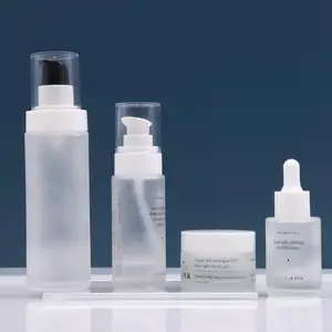 Benutzer definiertes Logo Luxus kosmetik flaschen und-gläser Set gefrostete Kosmetik verpackungs flasche 30ml 50ml 100ml Luxus kosmetik flaschen