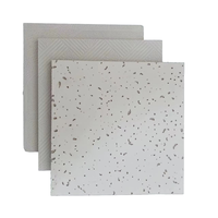 Panneau mural stratifié PVC moderne 600x600mm 975, dalles de plafond en plâtre 60x60 blanches pour décoration intérieure et usage hôtelier aux Émirats arabes unis