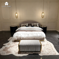 Ensemble de meubles de chambre à coucher luxueux, confortable, moderne, écologique et durable, comprenant une commode avec tiroirs et un miroir de maquillage, table de toilette