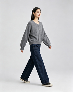 Suéter de punto personalizado para mujer, gris, holgado, de manga larga, cuello redondo, informal, suave, tejido, suéter al por mayor para mujer - Product Image 3