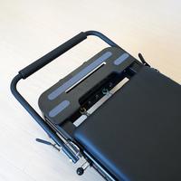 Machine de Pilates Reformer en aluminium noir à glissement fluide, lit de fitness réglable pour entraînement du tronc avec accessoires complets