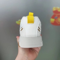 Sepatu Sneakers Anak Musim Semi Gugur Sepatu Empat Musim Baru Anak Laki-laki Ringan Sol Lembut Sepatu Flat Anak Perempuan Sepatu Kasual Serbaguna