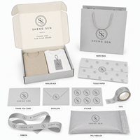 Boîtes d'expédition en carton ondulé personnalisées pour l'emballage de vêtements avec logo couleur, boîtes d'expédition pour le commerce électronique