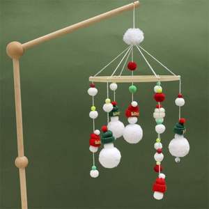 Jouet musical en bois <span class=keywords><strong>de</strong></span> <span class=keywords><strong>Noël</strong></span> pour bébé, clochettes <span class=keywords><strong>de</strong></span> lit apaisantes, suspendu à la poussette, avec père <span class=keywords><strong>Noël</strong></span> et hochets, mobile musical pour bébé - Product Image 4