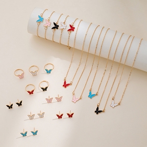 Ensemble de bijoux papillon en alliage avec collier, bracelet, boucles d'oreilles et bague, quatre pièces, tendance et élégant - Product Image 6
