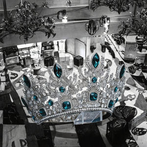 Couronne de mariée en alliage de mode étincelante plaquée argent avec strass, style baroque, pour défilé, mariage, fiançailles, anniversaire - Product Image 3