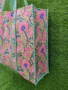 Grand sac fourre-tout floral multicolore réversible imprimé à la main sac Boho d'épicerie durable et robuste fait à la main - Product Image 2