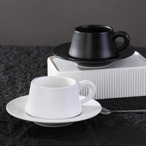 Stile europeo personalizzato Logo Drinkware Set caffè in <span class=keywords><strong>ceramica</strong></span> e <span class=keywords><strong>tazza</strong></span> da tè <span class=keywords><strong>con</strong></span> piattino può essere personalizzato colori - Product Image 2