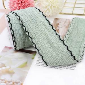 Nouvel arrivage : Ruban polyester texturé simple face 3 cm, smocké, avec bords à surpiqûres contrastantes pour la ceinture des bloomers et combinaisons de bébé (lot de 5) - Product Image 6