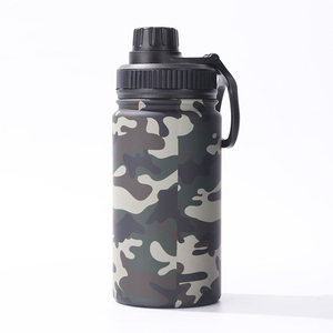 Botella de agua deportiva de acero inoxidable de doble pared personalizada, aislada, para viajes al aire libre, taza de café con asa y tapa de rosca - Product Image 2