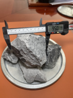 Carbure de calcium 50-80 mm, qualité industrielle, 295 L/kg, haute pureté (>95%) pour la production de gaz acétylène