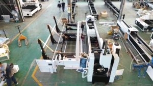 Machine de découpe laser à fibre avec chargement automatique pour tubes en acier ronds et carrés, chargement par magazine automatique en lot avec intelligence artificielle - Product Image 2