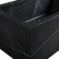 Baignoire ovale moderne de luxe sur mesure en marbre noir Marquina exclusif, autoportante, pour appartement