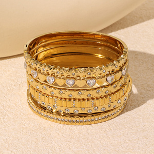 Hochwertiges Edelstahl-Armband mit Goldplattierung und Polierfinish, Anlaufgeschützt, mit Kubischem Zirkonia für Damen, Glänzender Schmuck - Product Image 4