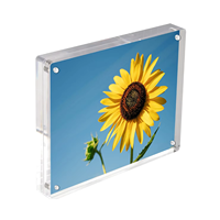 Pas cher Luxe Sans Cadre Prix Raisonnable Goujon Métallique Transparent Personnalisé Support Carré Cadre Photo Étagère Pour Cadre Photos