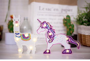 Vente en gros Nouveauté Arbre de Noël Alpaca <span class=keywords><strong>licorne</strong></span> Forme spéciale Peinture au <span class=keywords><strong>diamant</strong></span> LED DIY avec lumières - Product Image 5