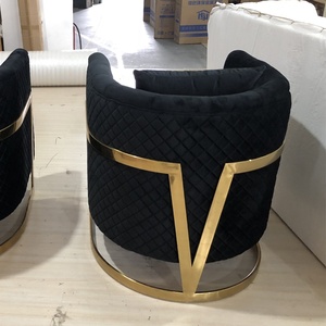 Marco de metal en forma de V Tela de lujo Lisure Sillones Reposabrazos Silla decorativa de terciopelo negro para muebles de sala de estar - Product Image 3
