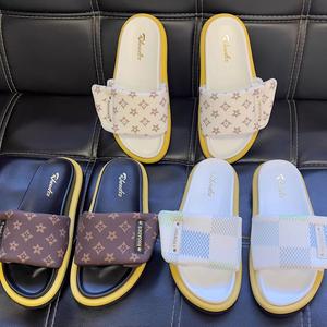 Sandalias de playa de alta calidad para mujer con logotipo personalizable, de tacón alto, de un solo tirante, a la moda, para primavera - Product Image 1