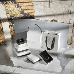 Luxury Printed Popular Portable Small Black Square Pattern Jewelry Box Velvet Lining <strong>Hook</strong> <strong>Loop</strong> Closure Valentine's Day Gift - Product Image 3