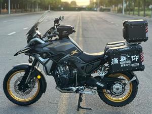 Motocicleta de Aventura KOVE 500X de 500cc, Bicilíndrica en Paralelo, Refrigerada por Agua, de Alto Rendimiento, con Velocidad de 180km/h - Product Image 4