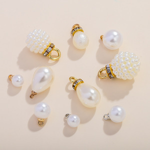 Breloques pendentifs imitation perle, forme goutte d'eau, serti clos, accessoire de bijouterie, décoration DIY pour cheveux et vêtements - Product Image 1