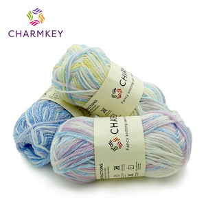Charmkey Chất Lượng Cao Bé Mềm Hỗn Hợp Nhuộm Màu <span class=keywords><strong>Polyester</strong></span> <span class=keywords><strong>Acrylic</strong></span> Pha Trộn Sợi Cho Đan Tay Chăn Và Khăn Quàng - Product Image 4
