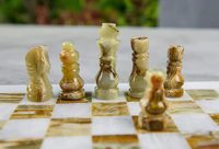Jeu d'échecs personnalisé en marbre d'onyx naturel Jeu de voyage Jeu d'échecs en marbre blanc et vert Jeu d'échecs de luxe