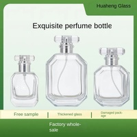 Flacon de parfum de luxe 50 ml en verre, plat, vide, avec pulvérisateur à pompe, sérigraphie, estampage à chaud doré, diffuseur à bâtonnets en verre – Grande Vente