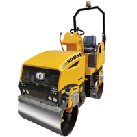 Compacteur vibrant à double tambour jaune BM2000 avec moteur Yanmar et système entièrement hydraulique pour la surface routière