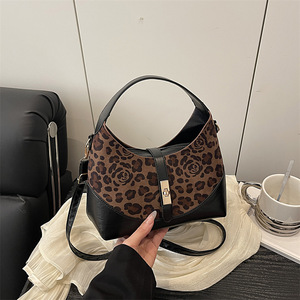 Leopard Print Handbag Stylish Minimalist Small <b>Square</b> Bag Casual Faux Suede Women's Bag 2025 Winter New Arrival - Product Image 5