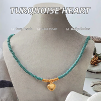 Collier ras du cou fait main en laiton plaqué or 18 carats avec pierre turquoise naturelle, perles et cœur doré, bijou court pour femme, cadeau