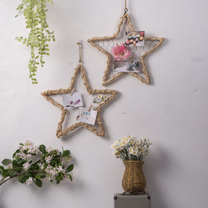 Cadre photo en forme d'étoile tissé à la main en saule, décoration murale géométrique pour le salon - Product Image 1