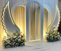 Panneau de fond en arc carré de mariage blanc 3D personnalisé avec lumières LED Conception de fond en PVC de haute qualité pour les événements de fête