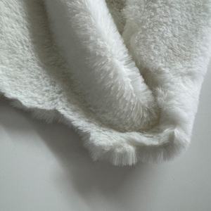 <span class=keywords><strong>Tela</strong></span> de felpa de piel de conejo de doble cara sólida a <span class=keywords><strong>precio</strong></span> de fábrica al por mayor <span class=keywords><strong>tela</strong></span> de felpa de piel de conejo de imitación en ambos lados para prendas de vestir - Product Image 2