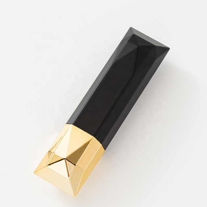 2024 New Design Wholesale Lipstick Tube Custom Color Luxury Style Lipstick Container Empty Lipstick Packaging for Private Label