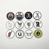 Outil de réparation de divots de golf en PVC coloré personnalisé avec marqueur de balle de golf magnétique et marqueurs de positionnement en acier inoxydable, sans minimum de commande, bracelet de chapeau