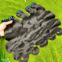 Lots de Cheveux Humains Bruts Vierge Alignés dans le Sens des Cuticules, Double Tissage, Ondulés, Cheveux Cambodgiens et Indiens Bruts d'un Seul Donneur, Vente en Gros