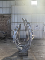 Sculpture en acier inoxydable finition miroir Sculpture en acier inoxydable Statue à vendre