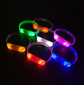 Pulseras LED Transparentes Cuadradas de TPU para Discotecas - Product Image 2