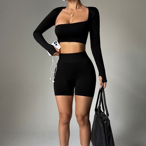 Ensemble <span class=keywords><strong>de</strong></span> <span class=keywords><strong>sport</strong></span> deux pièces pour femmes avec logo personnalisé, hauts courts à manches longues pour le <span class=keywords><strong>sport</strong></span>, shorts <span class=keywords><strong>de</strong></span> yoga à effet push-up, taille haute, pour la <span class=keywords><strong>salle</strong></span> <span class=keywords><strong>de</strong></span> <span class=keywords><strong>sport</strong></span> et l'entraînement - Product Image 6