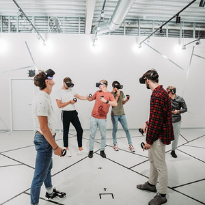 Big Space Indoor <strong>VR</strong> Shooting <strong>Simulator</strong> Free Walking &amp; Roaming Multiplayer Virtual Reality Arena Free Virtual Reality <strong>Experience</strong> - Product Image 2