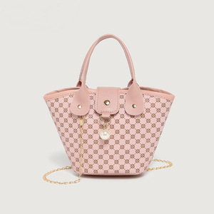 Bolso de Hombro Tipo Bandolera de Gran Capacidad para Mujer, Diseño de Cadena, Resistente al Agua, Estampado, Venta Directa de Fábrica - Product Image 4