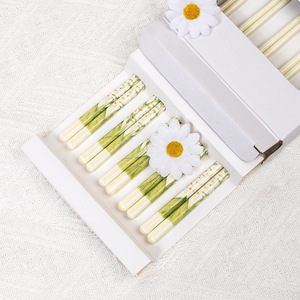 Palillos de Cerámica Estilo 2026, Ideales para Instagram, Color Verde Lirio de los Valles, Vajilla de Lujo de Alta Gama al por Mayor - Product Image 4