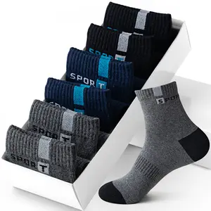 KTS22 Meias de algodão para homens e mulheres, meias esportivas bordadas em jacquard quente personalizadas de inverno, meias respiráveis direto da fábrica na China