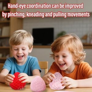Giocattolo Antistress Morbido a Forma di Fragola, Squishy Taba, Giocattolo per Alleviare lo Stress a Lenta Risalita per Bambini e Adulti, Regalo per Ufficio e Feste - Product Image 6