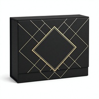 Boîte cadeau magnétique pliable personnalisée, emballage en papier rigide avec estampage doré pour vêtements et chaussures